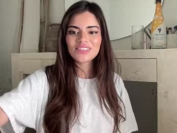 poutyselena's chat room