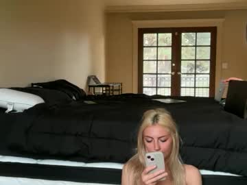 chloeros3e's chat room