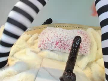 eatmygingersnapps's chat room