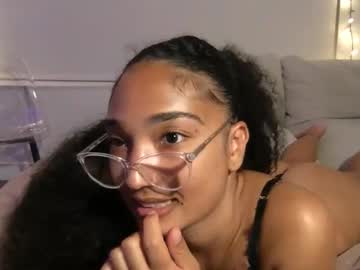 rosalinatoosexy's chat room