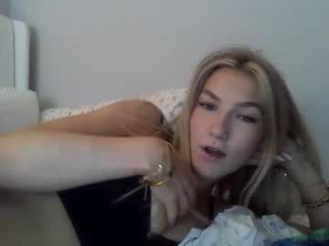 emmabrooksxo's chat room