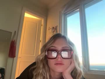 lunarose17's chat room