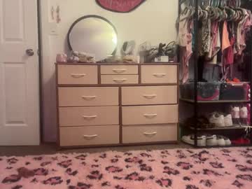 kylie_star30's chat room