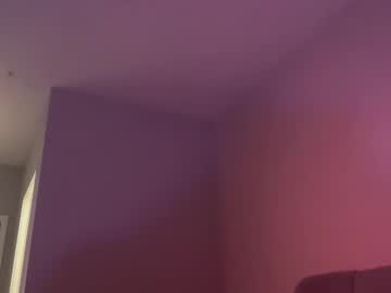 fellowyellow420's chat room