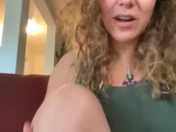 velvet81611's chat room