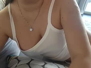 cheeekycouple02's chat room