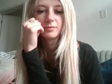 parisbaby2000's chat room