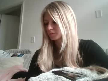 parisbaby2000's chat room