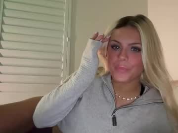 ella_hill's chat room