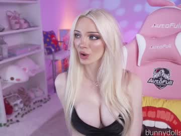 bunnydollstella's chat room