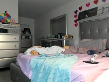 mariahpinkkitty's chat room