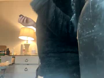 esoterickitten777's chat room