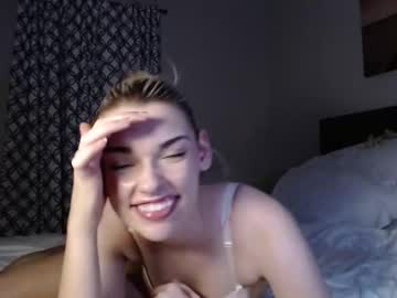 ellalowe's chat room