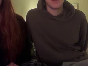 redheadandbigpeenar's chat room