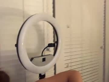 lillyuncut's chat room