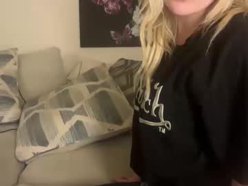 blondebunny999's chat room