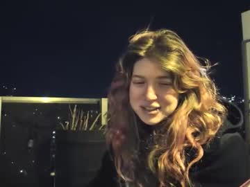 yiddikitti's chat room