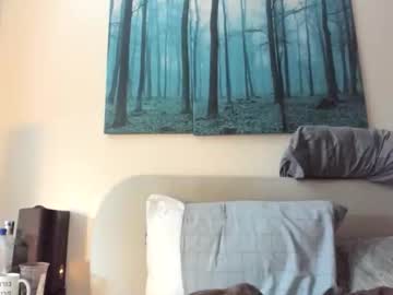 yiddikitti's chat room