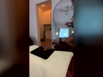 emilyyyt's chat room