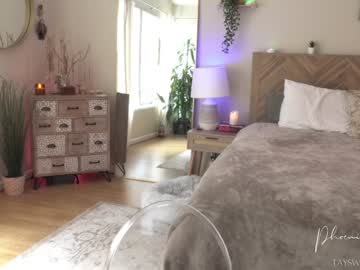 phoenix_taylor's chat room