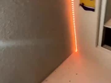 nikkinotnicki00's chat room