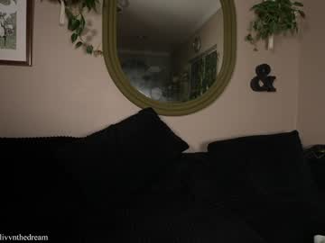 livanddrew's chat room