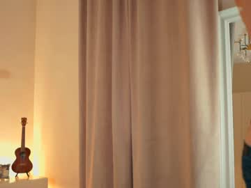 newchloe18's chat room