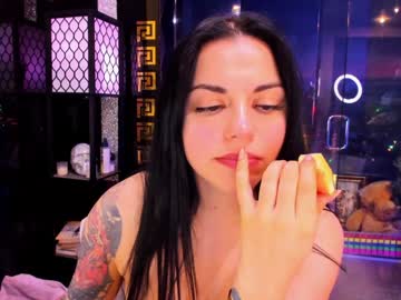 alma_pearl's chat room