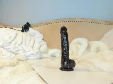 eatmygingersnapps's chat room