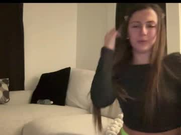 laylahlaylah1's chat room