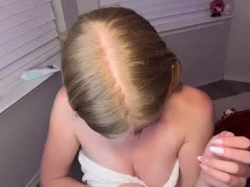 elliee81's chat room