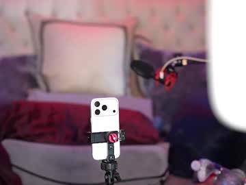 avalonnfoxx's chat room