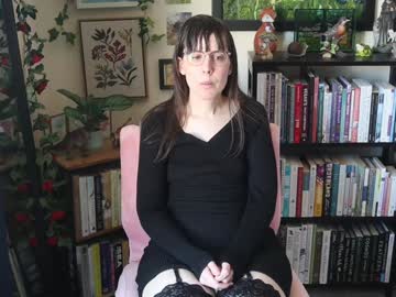 ellynaomi's chat room