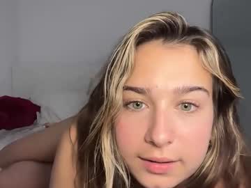 elenahere4u's chat room