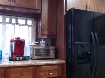 ellalowe's chat room