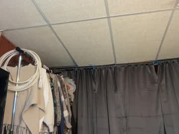 ella2sweet's chat room