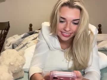 ellalowe's chat room