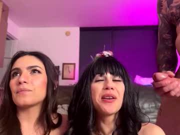 the_isa_bella's chat room