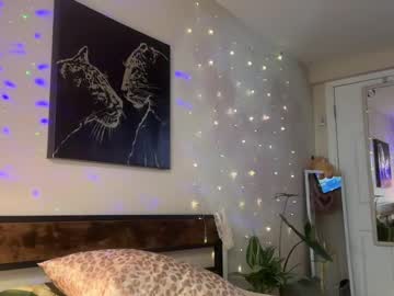 abbienextdoor's chat room