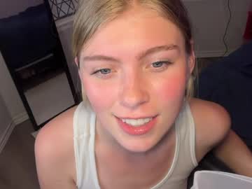 elliee81's chat room