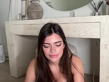 poutyselena's chat room