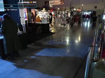 vivid_whit's chat room