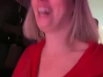 leanneluxecouple's chat room