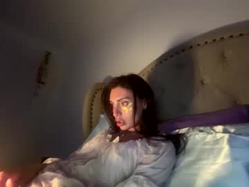 ella_ella_ella_ay's chat room