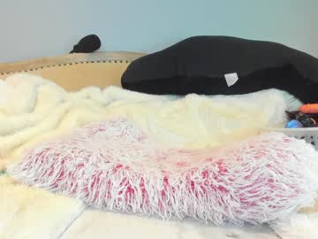 eatmygingersnapps's chat room