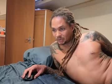 monkandmia's chat room