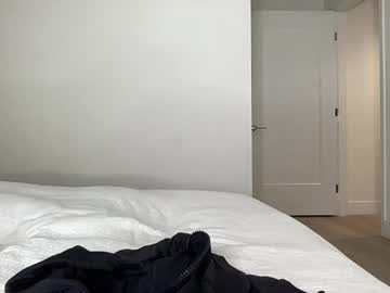 poutyselena's chat room