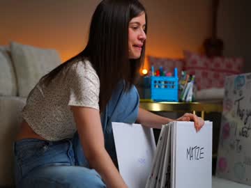 newchloe18's chat room