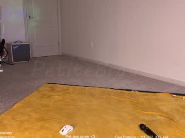 petitebrat's chat room