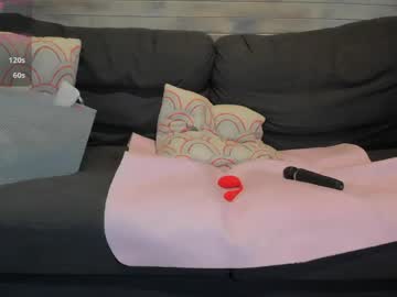 azalea_love's chat room